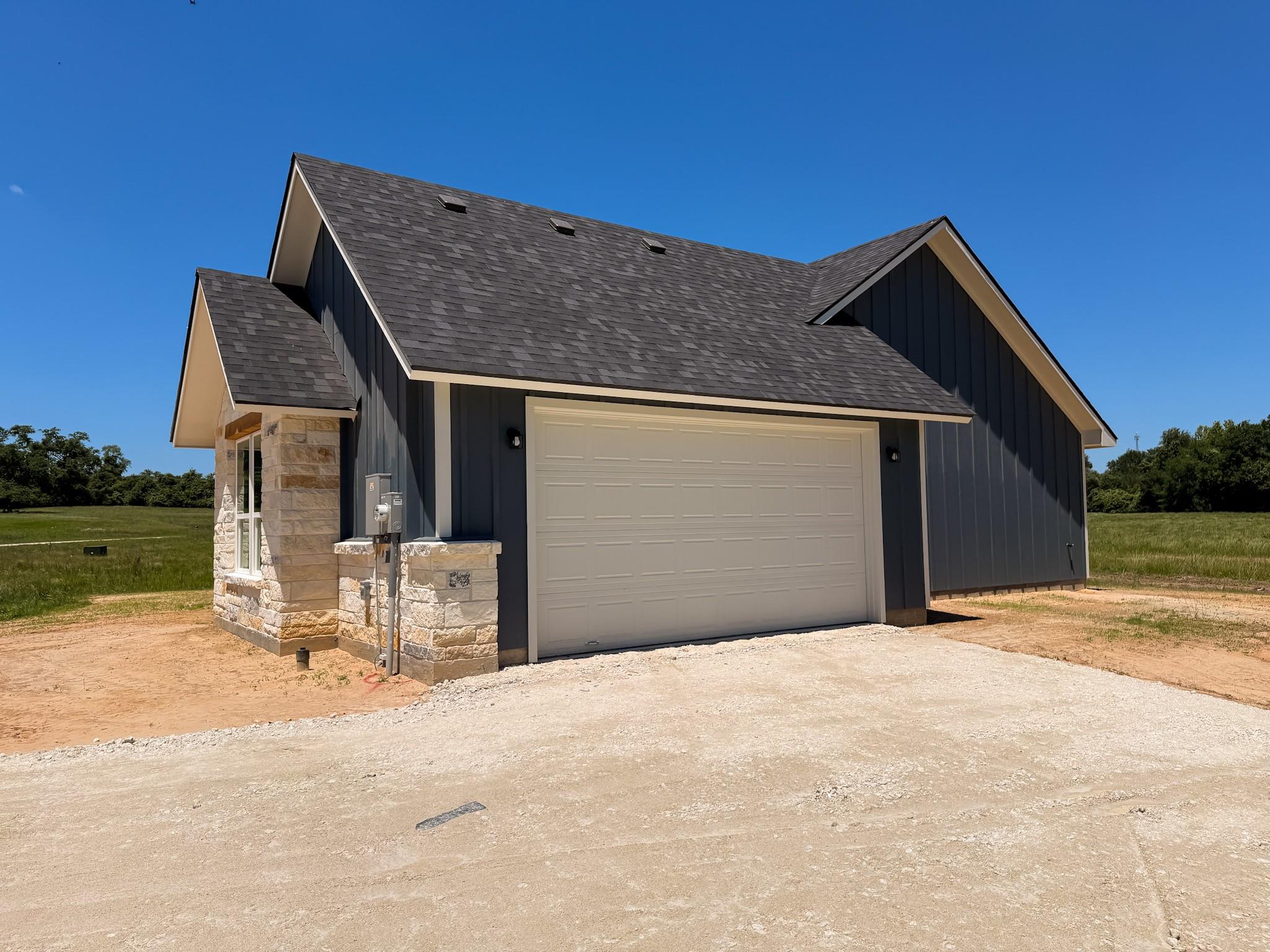 879 Pineview Circle