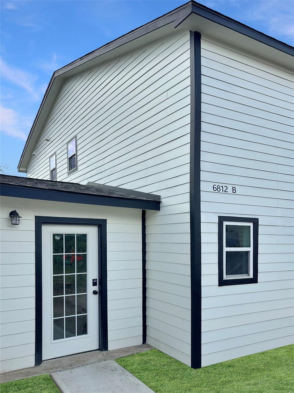 Photo of 6812 Avenue Q #B, Houston, TX 77011 (MLS # 49886987)