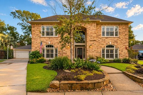 Photo of 2214 Cherrytree Ridge Lane, Houston, TX 77062 (MLS # 3995482)