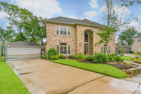 Photo of 2214 Cherrytree Ridge Lane, Houston, TX 77062 (MLS # 3995482)