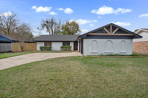 Homes For Sale - 2310 Woodwind Way<br/> Galveston County, League City, TX 77573