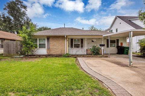 Photo of 1427 Cheshire Lane, Houston, TX 77018 (MLS # 59565420)