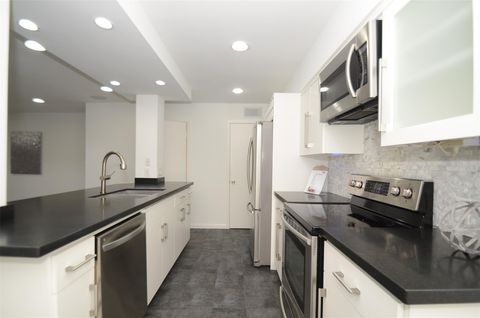 Photo of 5524 Beverlyhill Street #2, Houston, TX 77056 (MLS # 46722577)