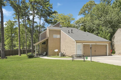 Photo of 111 Springs Edge Drive, Conroe, TX 77356 (MLS # 61133540)