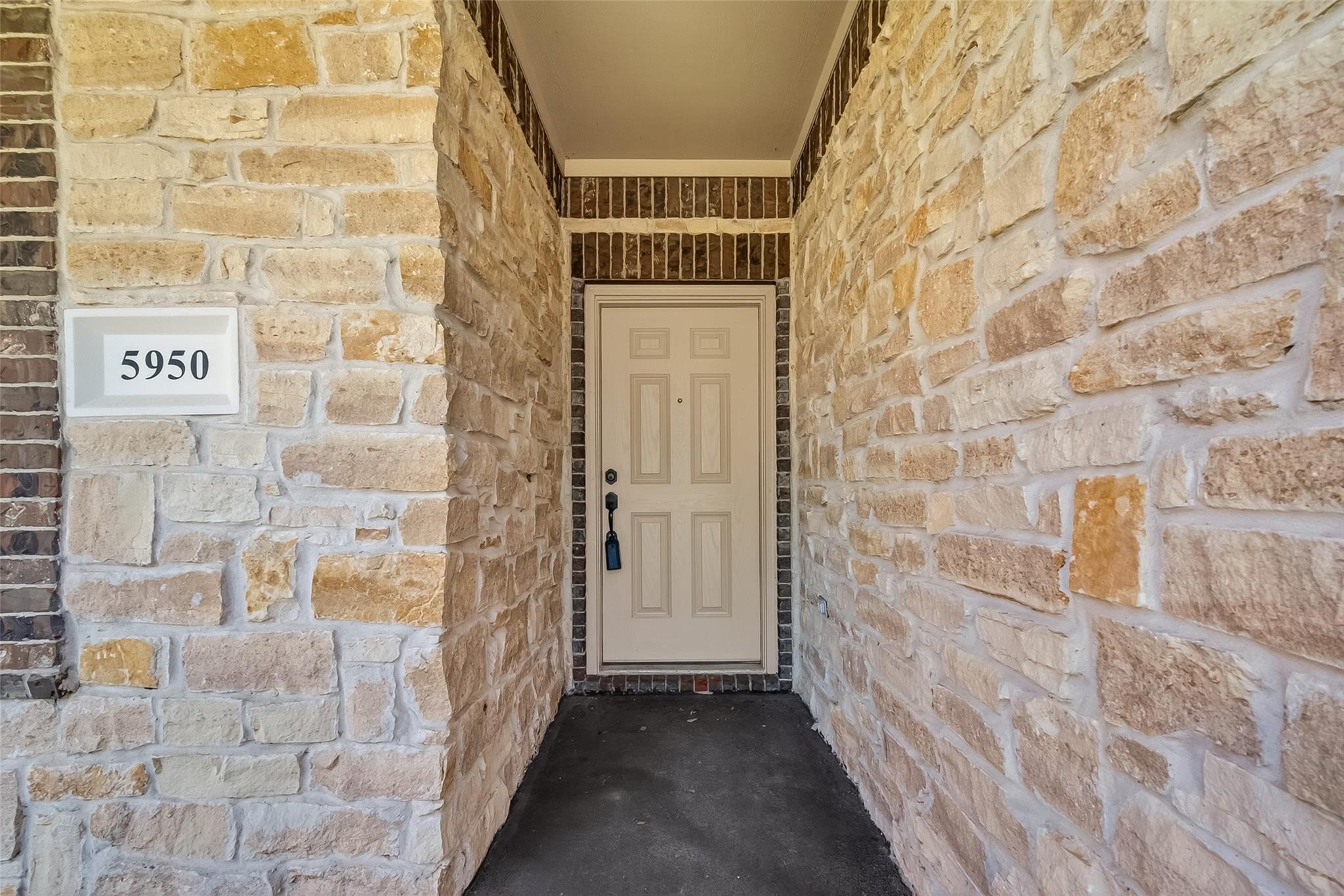 5950 Carpenters Hollow Court