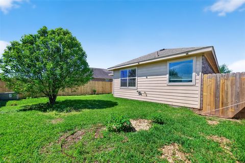 Tiny photo for 5950 Carpenters Hollow Court, Houston, TX 77049 (MLS # 18602025)