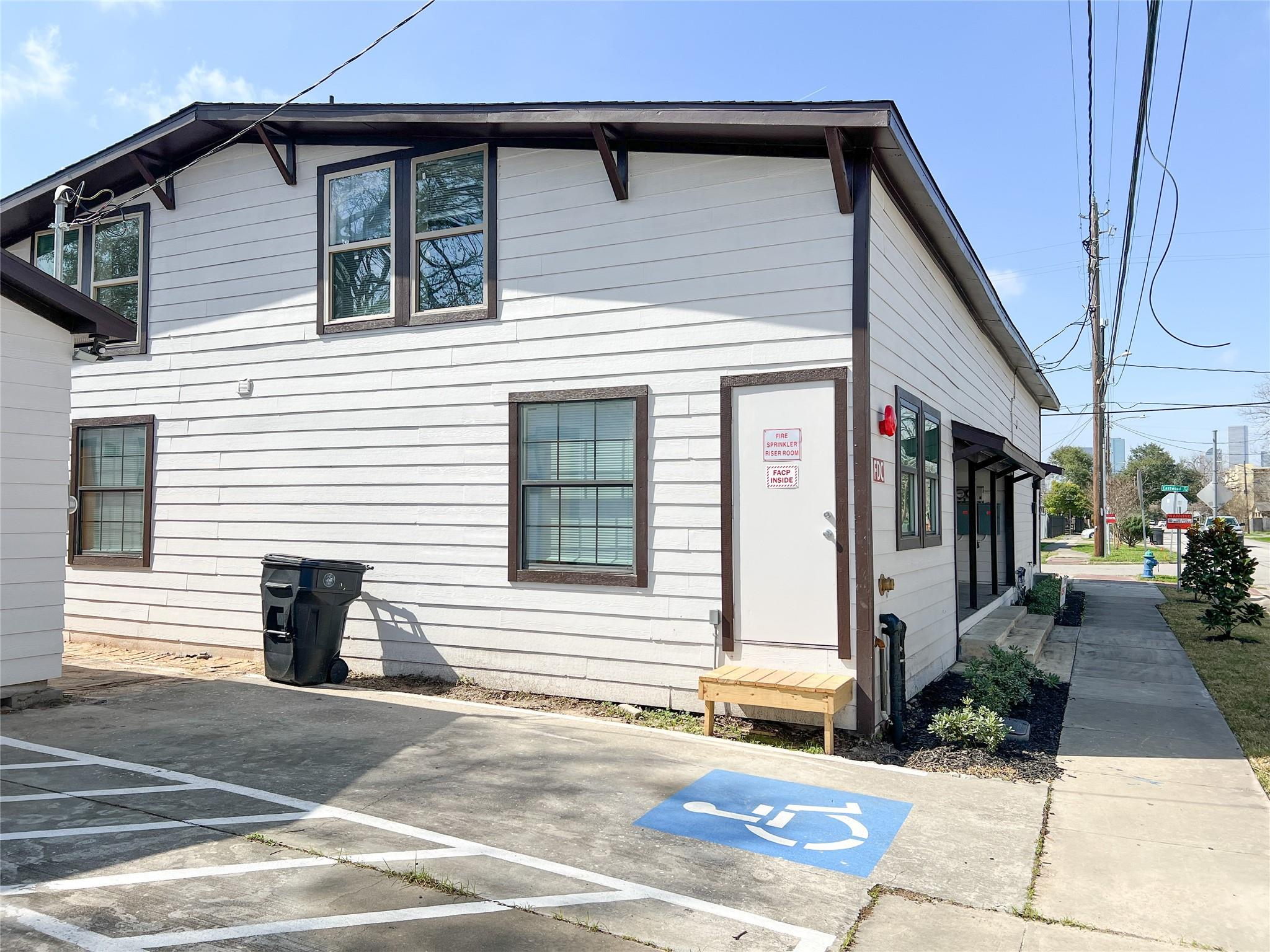 201 Eastwood Unit 4s Street 4