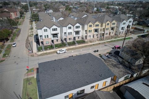 Photo of 201 Eastwood Unit 4s Street, Houston, TX 77011 (MLS # 53939382)