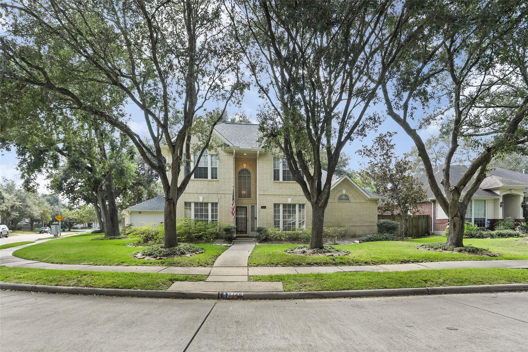 1726 Rustic Oak Lane