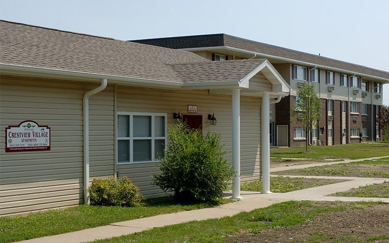 Photo 1 of 6 — 200 N Crestlane Dr, Other, IL 60901