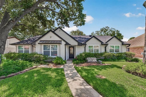 Photo of 2322 Eaglerock Drive, Houston, TX 77080 (MLS # 46833035)