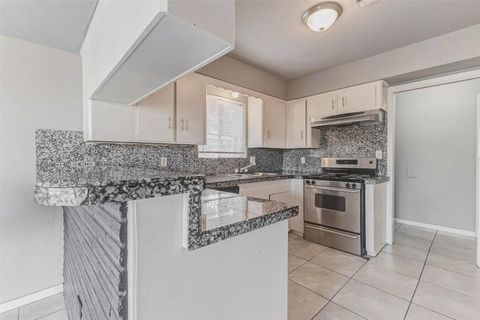 Photo of 3918 Dalmatian Drive, Houston, TX 77045 (MLS # 75439346)