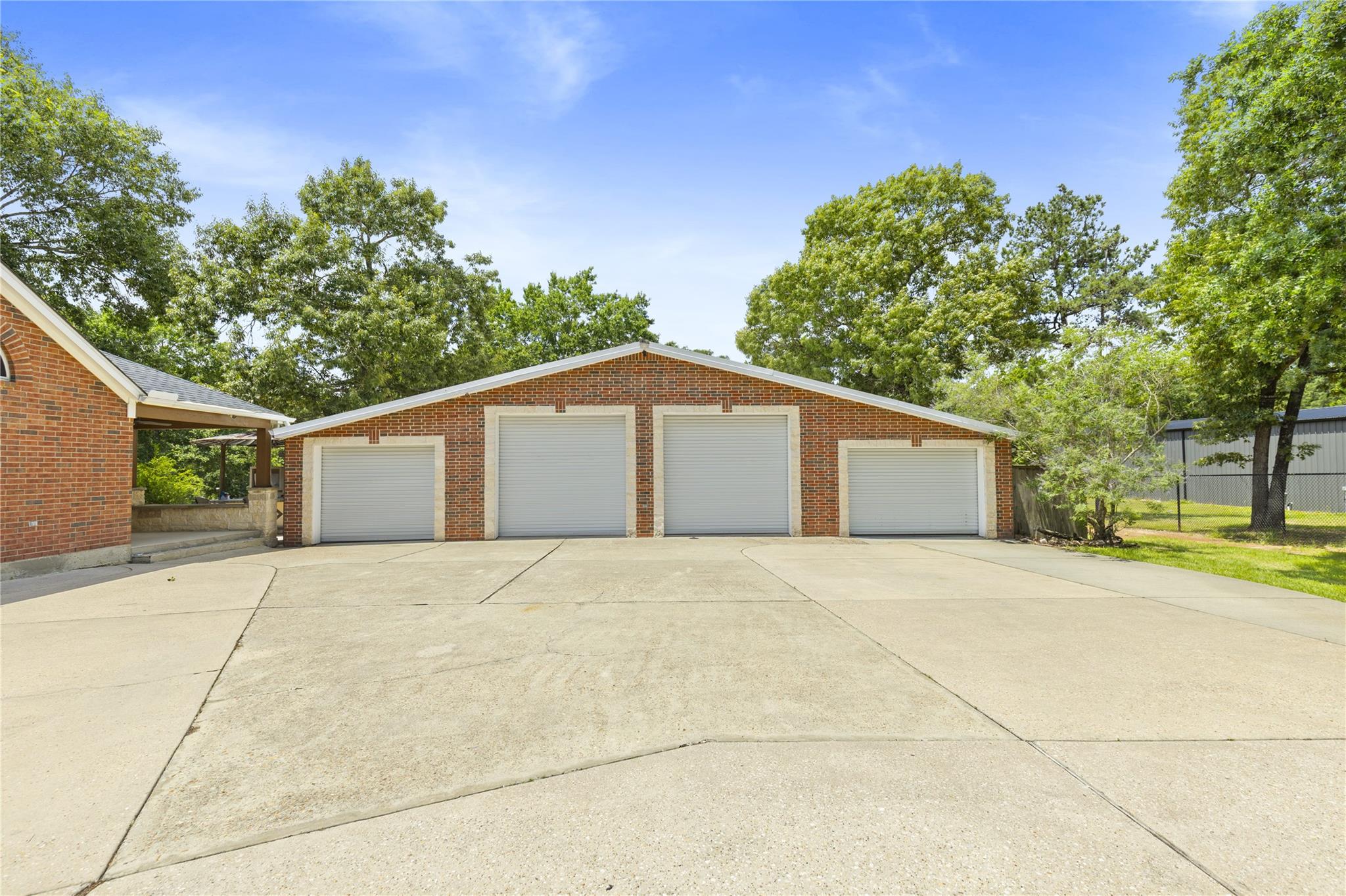 203 Mapleleaf Street