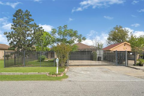 Photo of 9208 Carousel Lane, Houston, TX 77080 (MLS # 69581803)