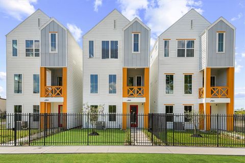 Photo of 3903 Pinemont Drive #A, Houston, TX 77018 (MLS # 5173570)