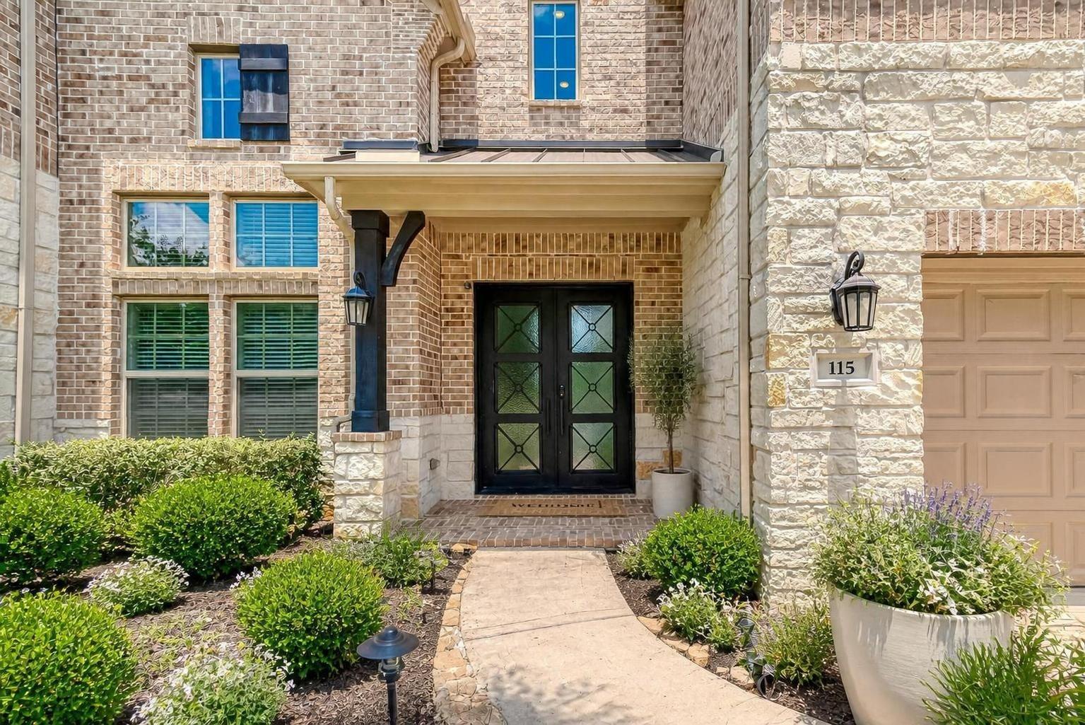 115 N Winter Sunrise Circle