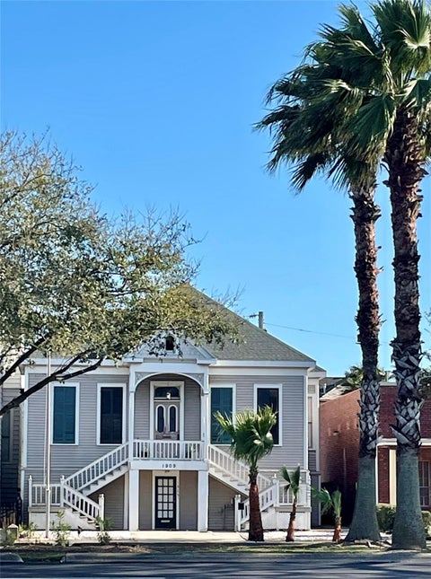 Photo of 1909 Broadway Street #UP, Galveston, TX 77550 (MLS # 40637366)