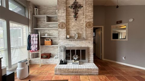 Photo of 430 Enfield Drive, Highlands, TX 77562 (MLS # 14076559)