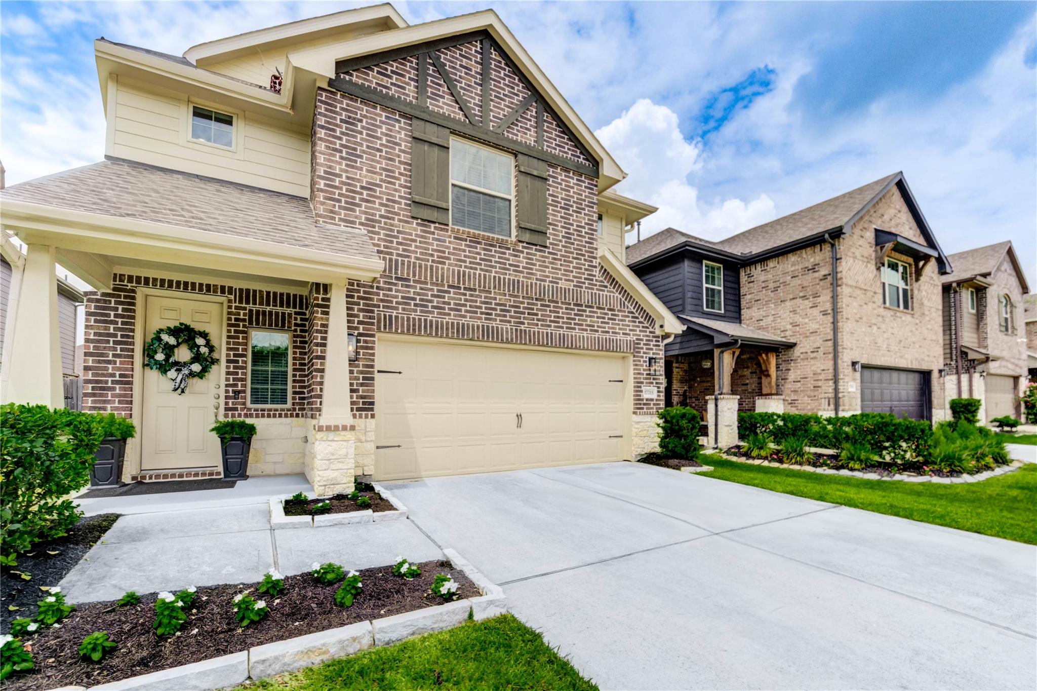 17715 White Lightning Way
