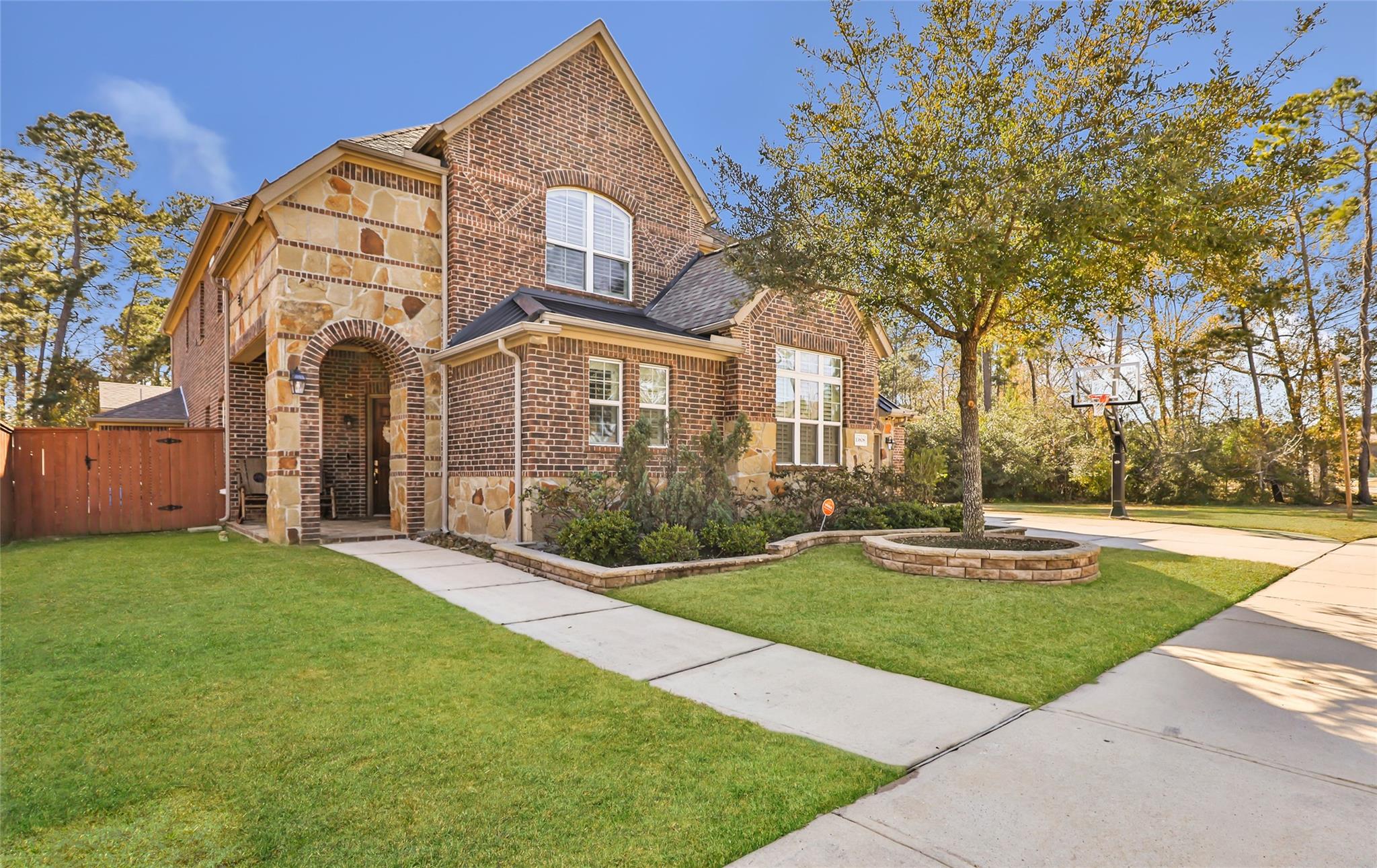 13808 N Lake Branch Lane