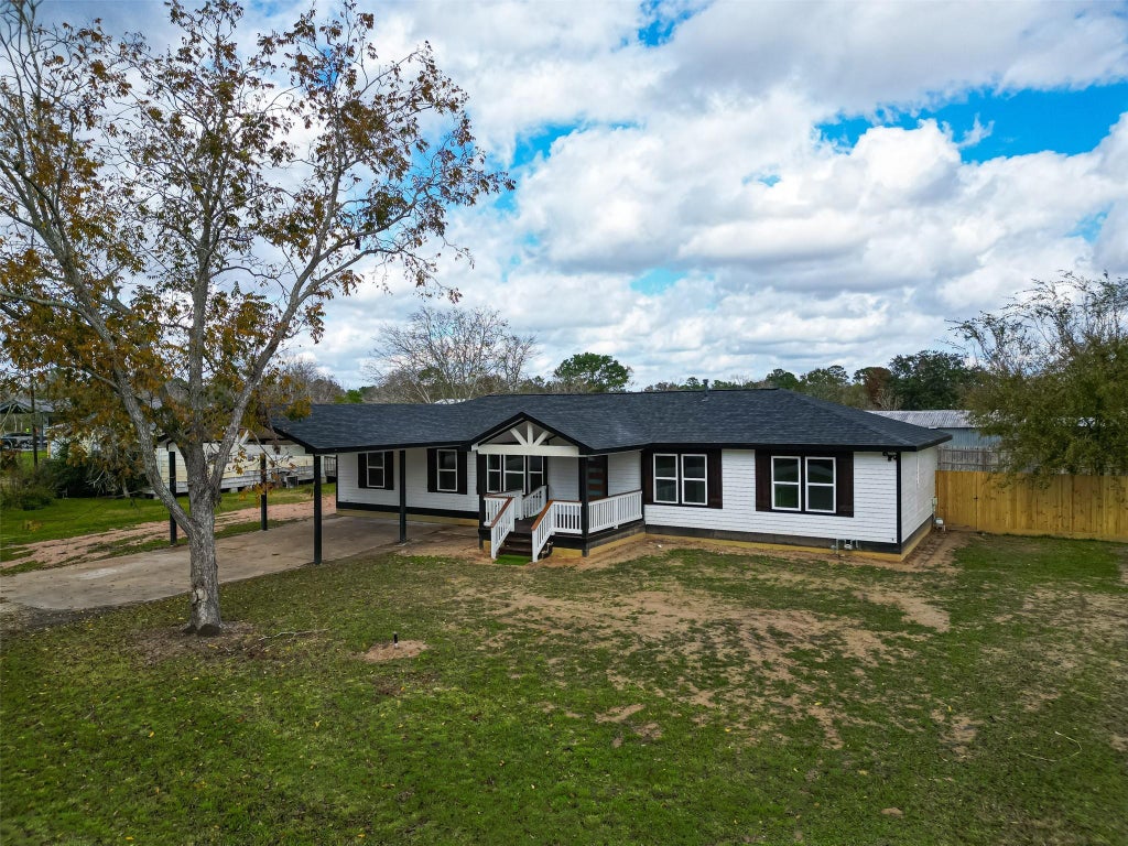 Photo of 2311 8th Street, Liverpool, TX 77577 (MLS # 45051110)