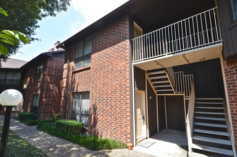 Photo of 3100 Walnut Bend #107, Houston, TX 77042 (MLS # 96542109)