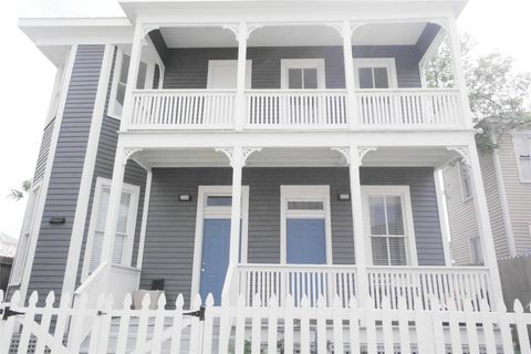 Photo of 304 18th St #Up, Galveston, TX 77550 (MLS # 56879758)