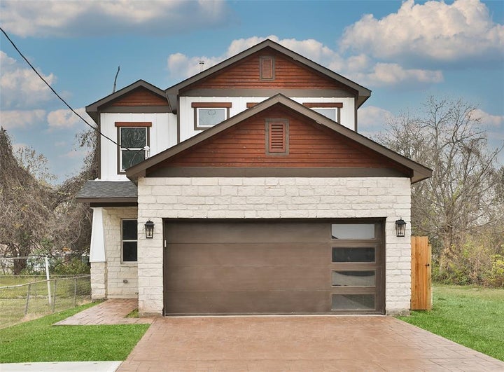 Photo 1 of 21 — 7405 Cora Street, Houston, TX 77088