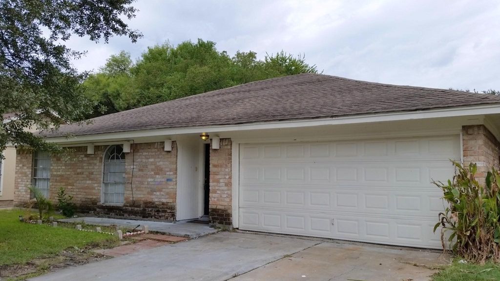 Photo of 430 Mistywood Drive, Houston, TX 77090 (MLS # 31181827)