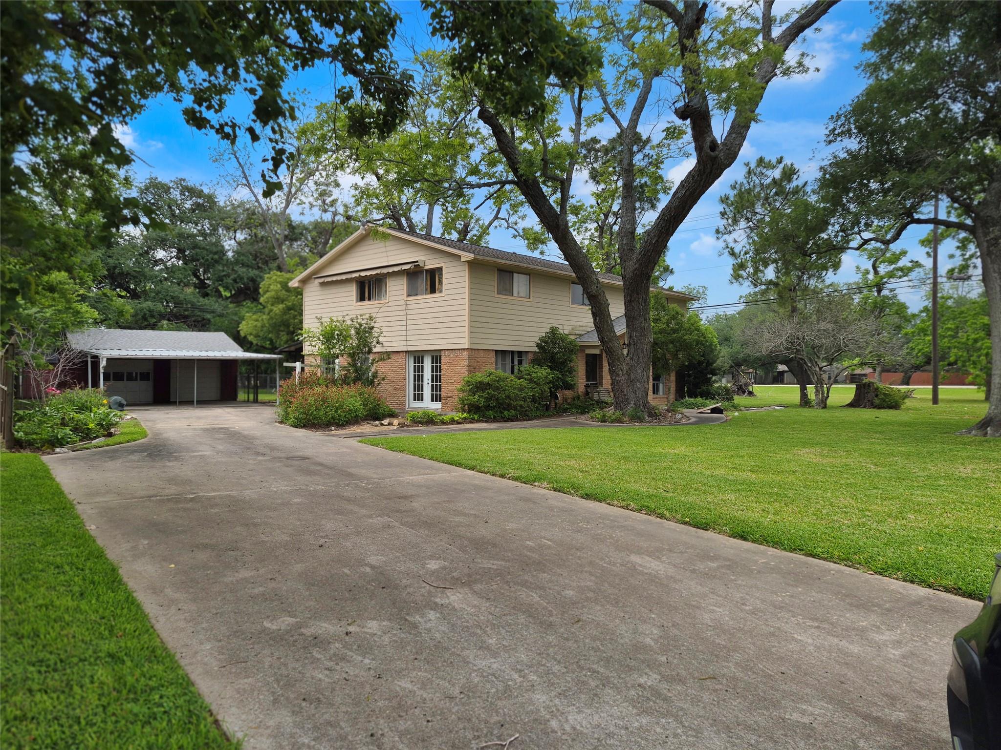 102 Post Oak