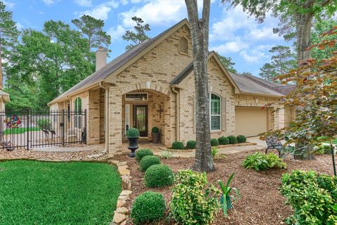 Photo of 18 Coachman Ridge Place, The Woodlands, TX 77382 (MLS # 10668444)