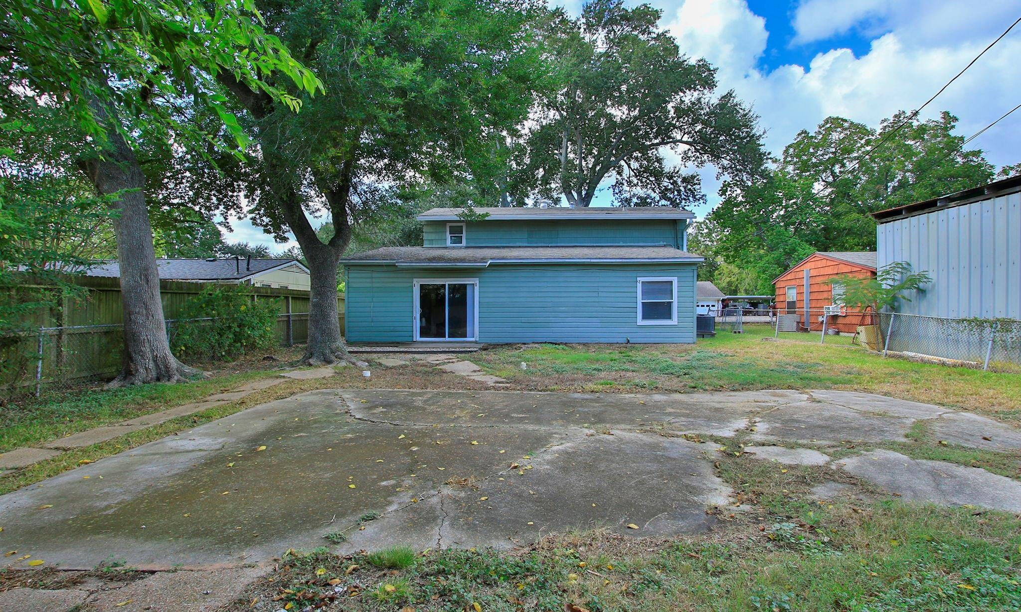 319 S 6th Street