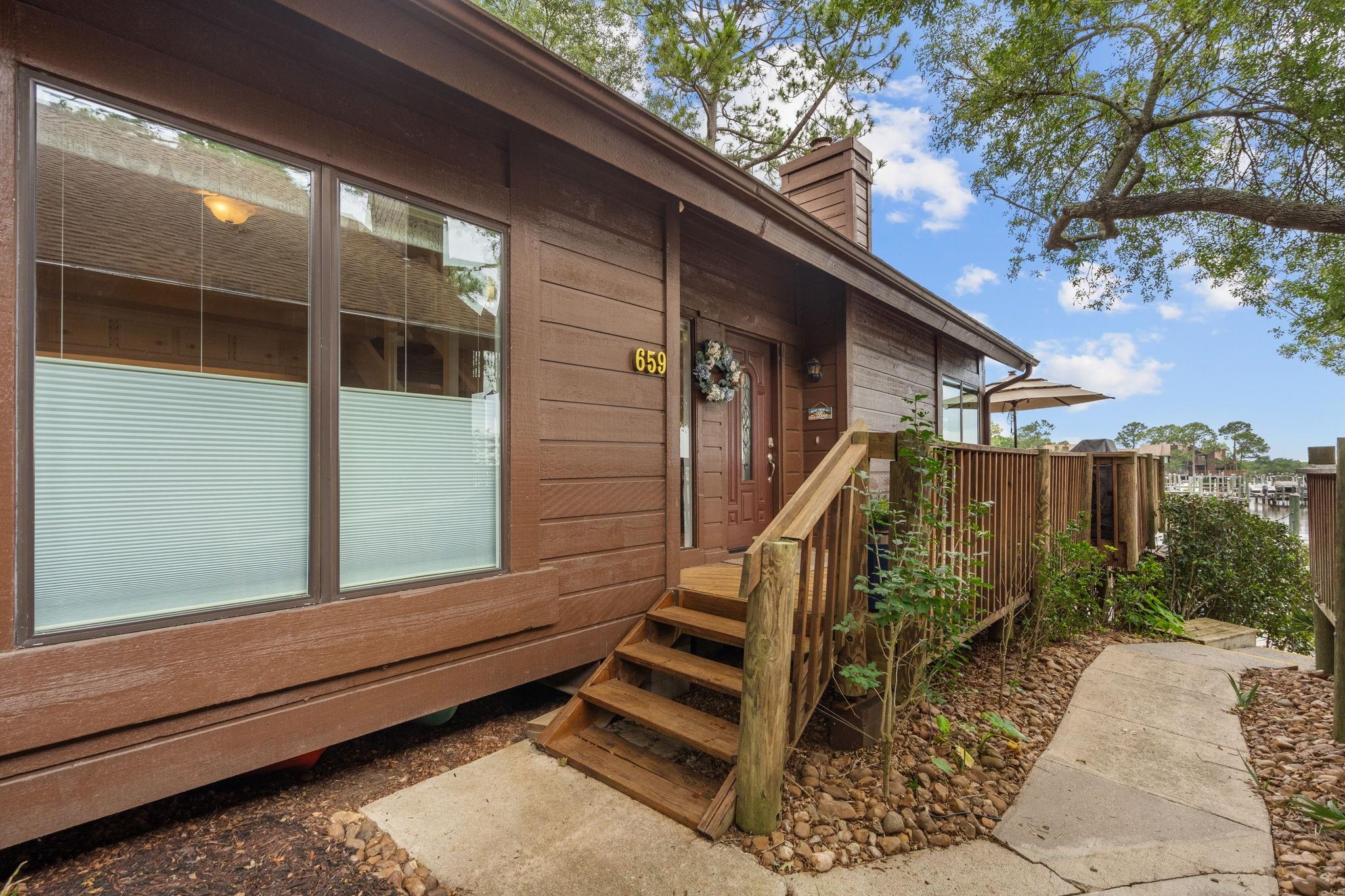 659 Davis Road