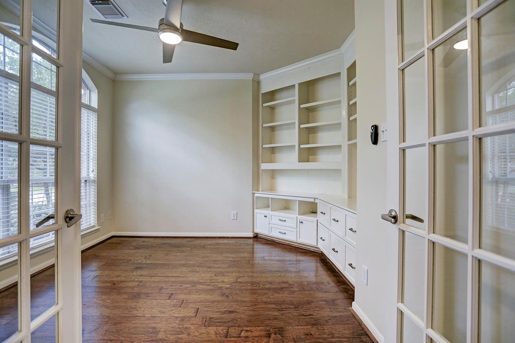 Photo of 3 S Acacia Park Circle, The Woodlands, TX 77382 (MLS # 65740898)
