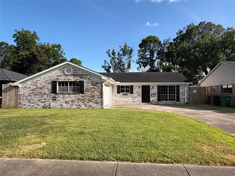 Photo of 7603 Grape Street St, Houston, TX 77074 (MLS # 68160933)