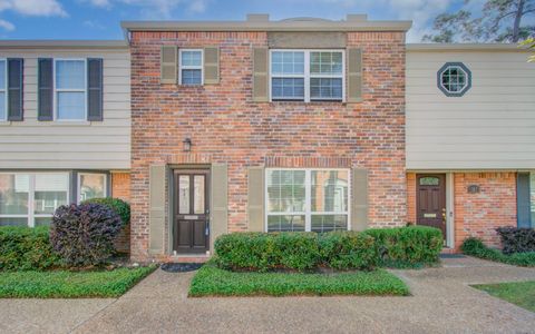 Photo of 12646 Huntingwick Drive #127, Houston, TX 77024 (MLS # 66521521)