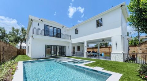 Photo of 974 W 43rd Street, Houston, TX 77018 (MLS # 98465484)