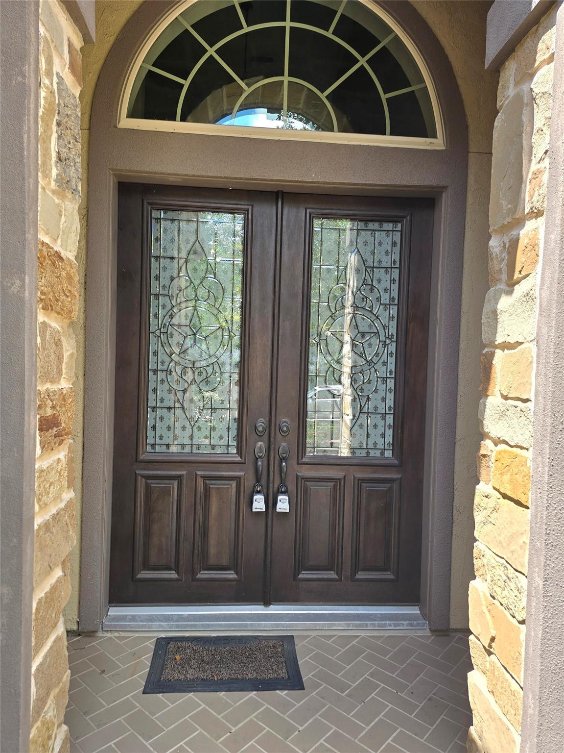 10 Val Delsa Court