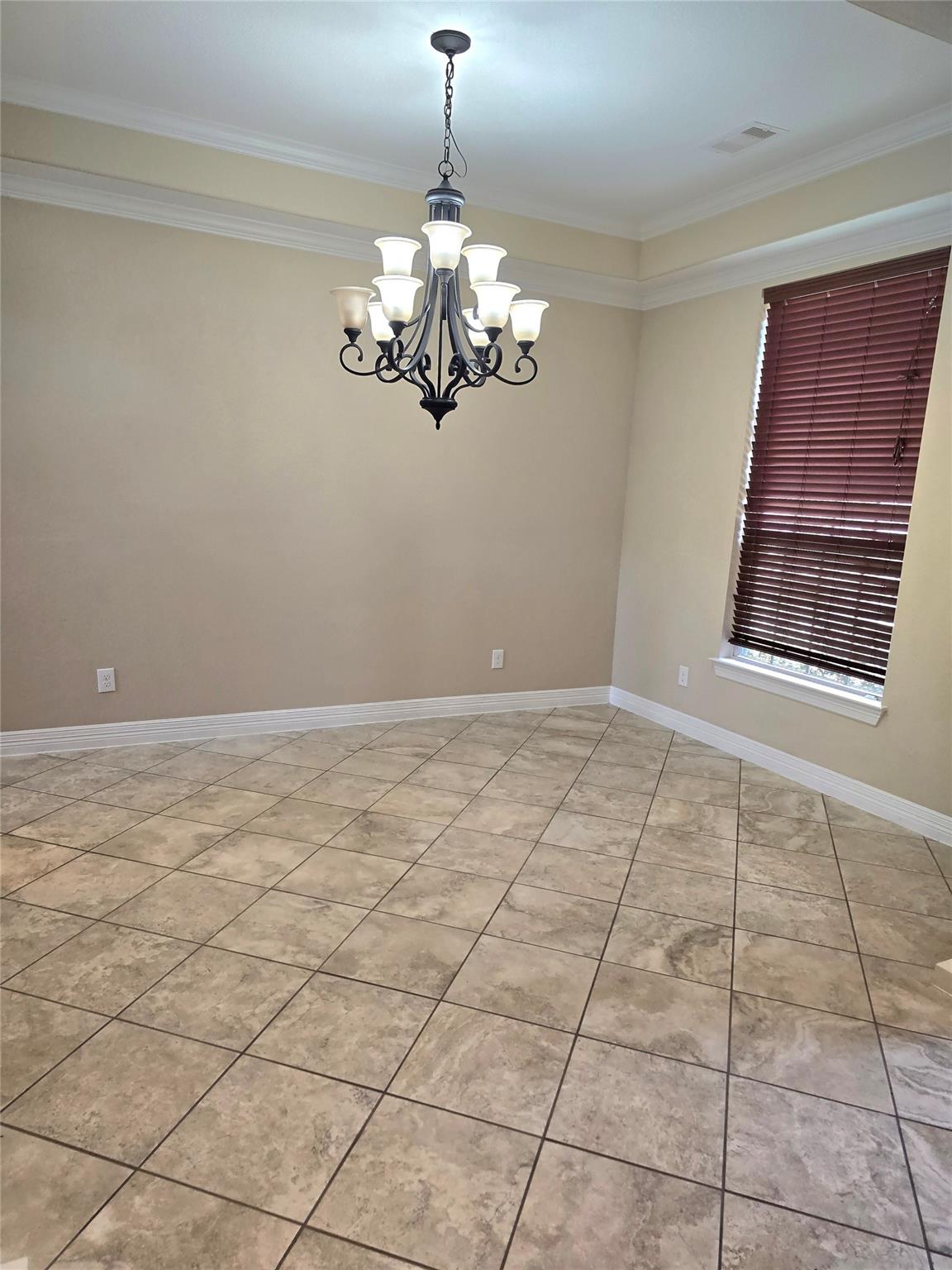 10 Val Delsa Court