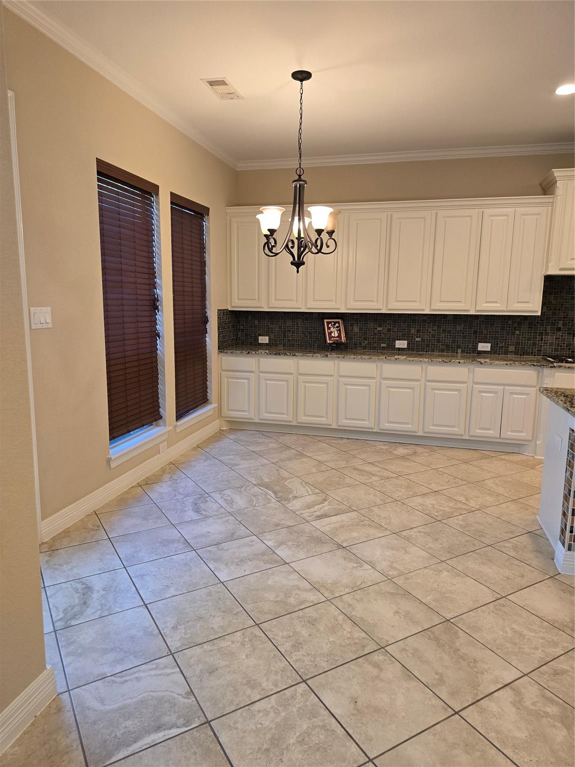 10 Val Delsa Court
