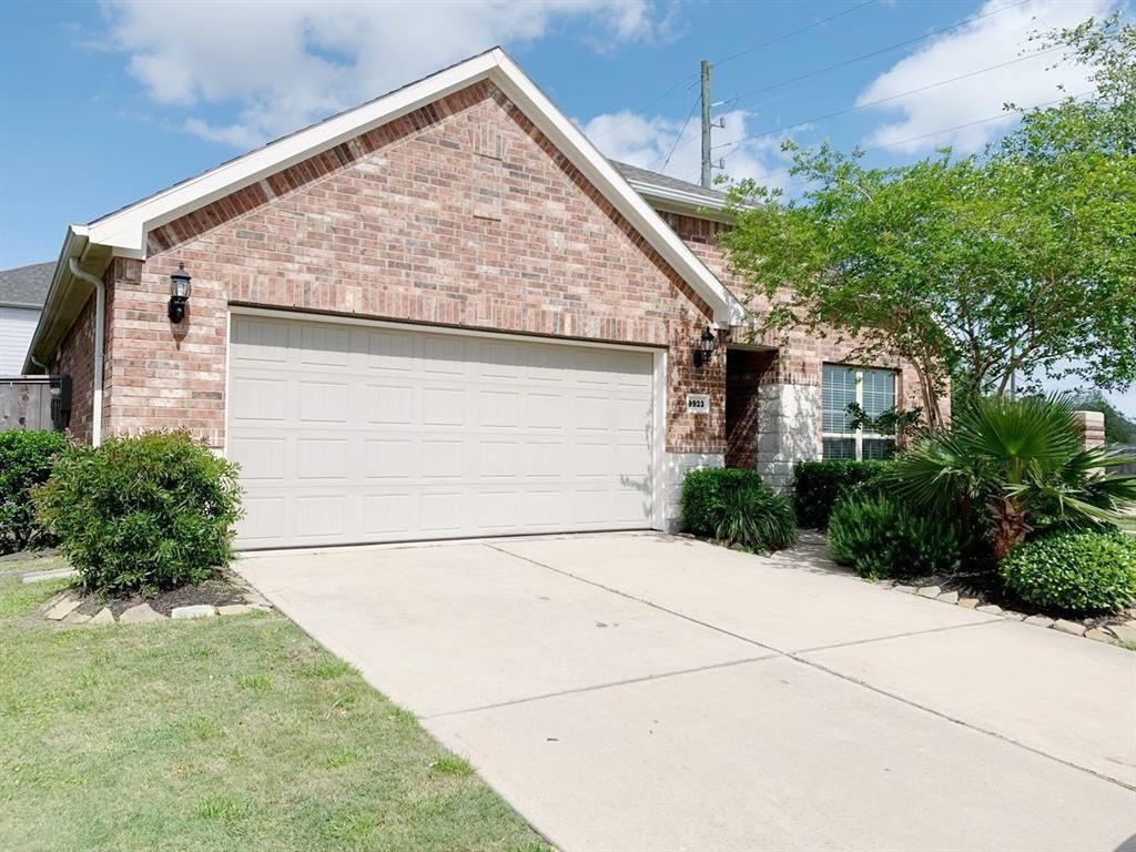 Photo of 9923 Fiona Pines Trail, Katy, TX 77494 (MLS # 71714427)