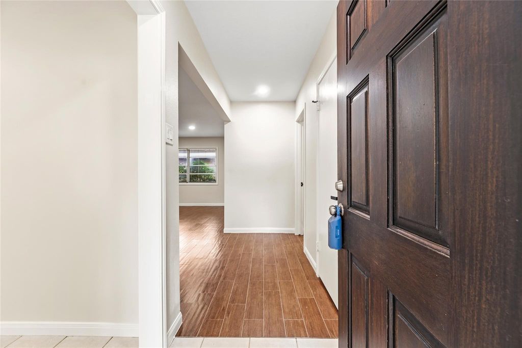 Photo of 6110 Shadow Crest Street, Houston, TX 77074 (MLS # 47001328)