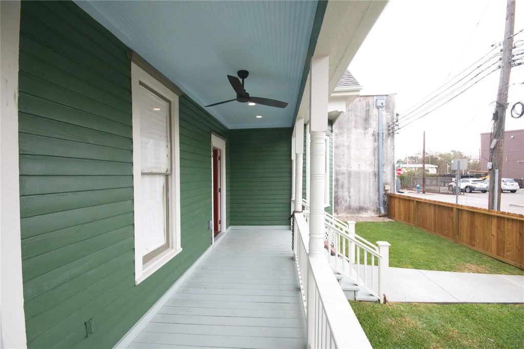 Photo of 505 Winnie Street, Houston, TX 77009 (MLS # 80301441)