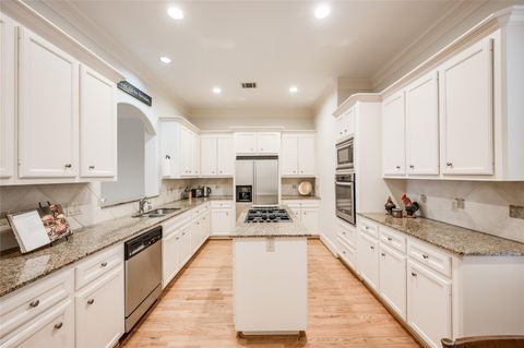 Photo of 3511 Yupon Street, Houston, TX 77006 (MLS # 95467090) Photo of 3511 Yupon Street, Houston, TX 77006 (MLS # 95467090)