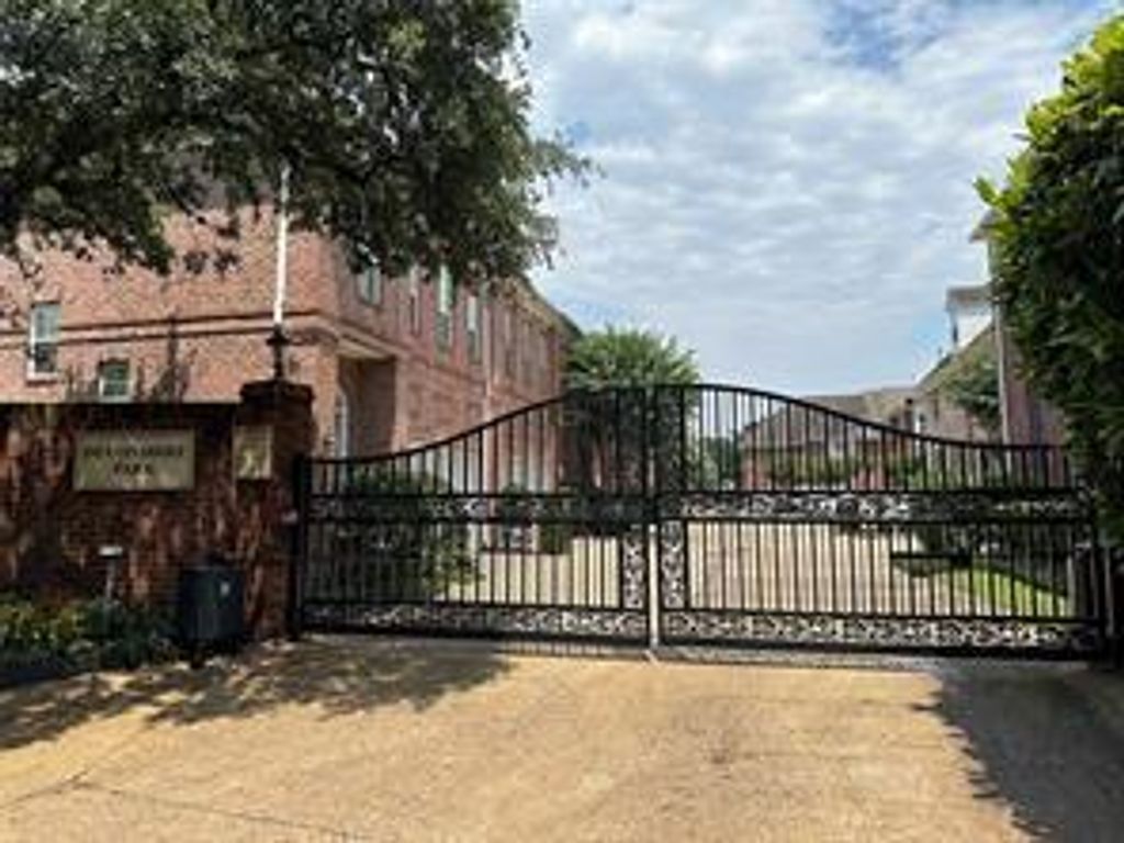 Photo of 6857 Staffordshire Boulevard, Houston, TX 77030 (MLS # 45760219)