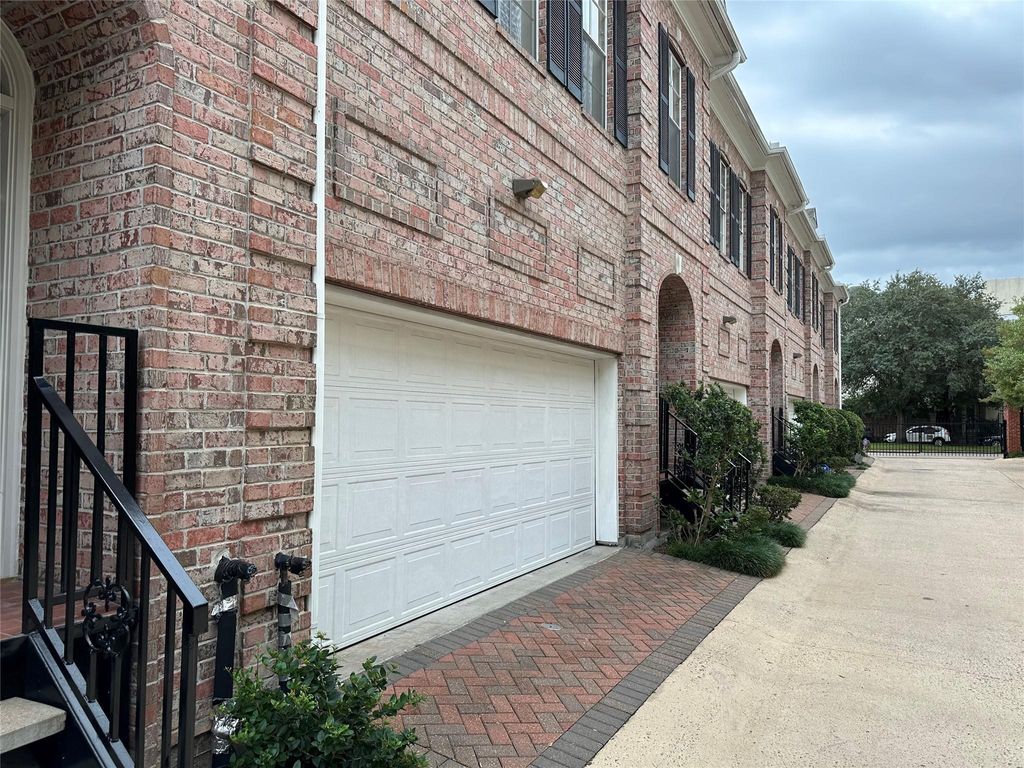 Photo of 6857 Staffordshire Boulevard, Houston, TX 77030 (MLS # 45760219)