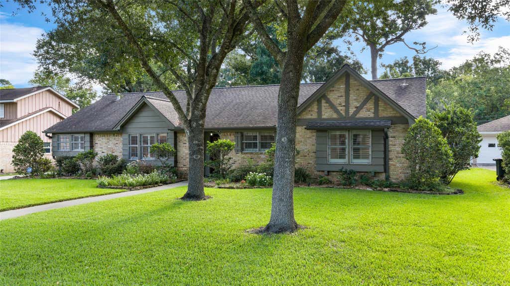 Photo of 5022 Casa Grande Street, Dickinson, TX 77539 (MLS # 22993626)