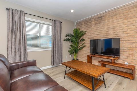 Apartment For Rent - 9707 N Timberside Drive Dr #22<br/> Houston, TX 77025