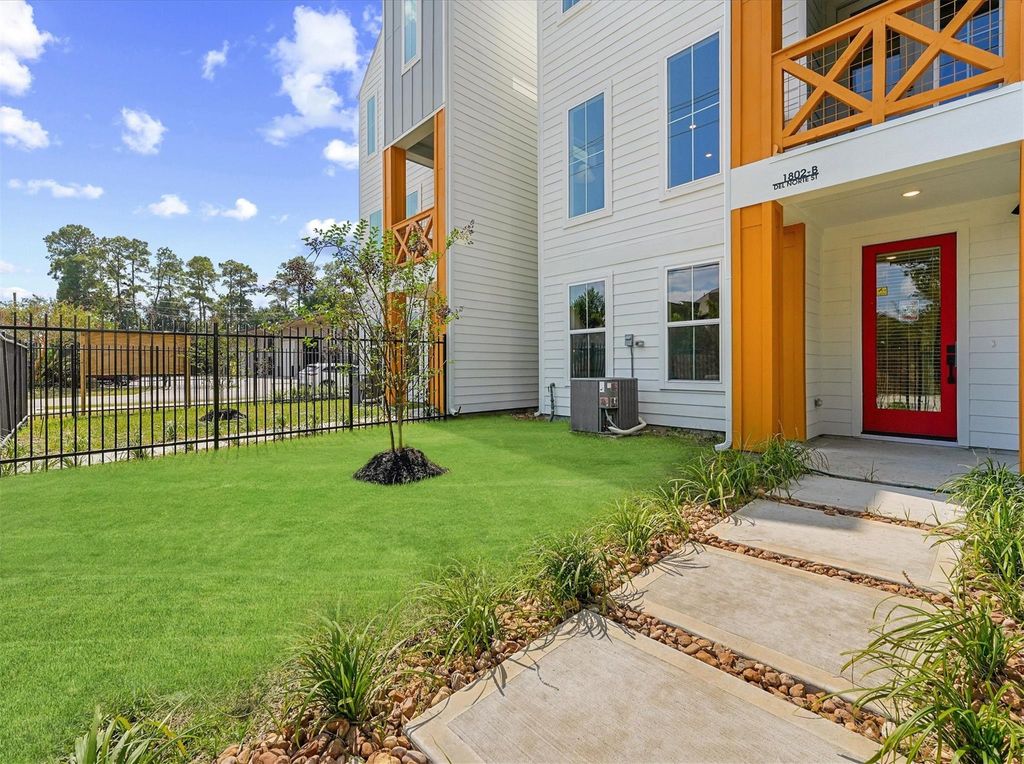 Photo of 1802 Del Norte Street #C, Houston, TX 77018 (MLS # 80060626)