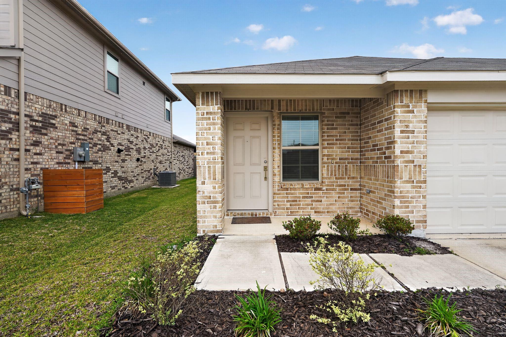 9922 Glenbrook Lane
